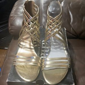 New gold sandal never worn damaged box